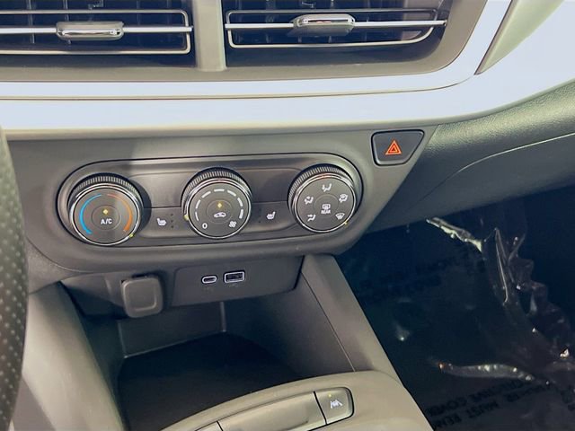 Used 2024 Chevrolet Trax RS image 15