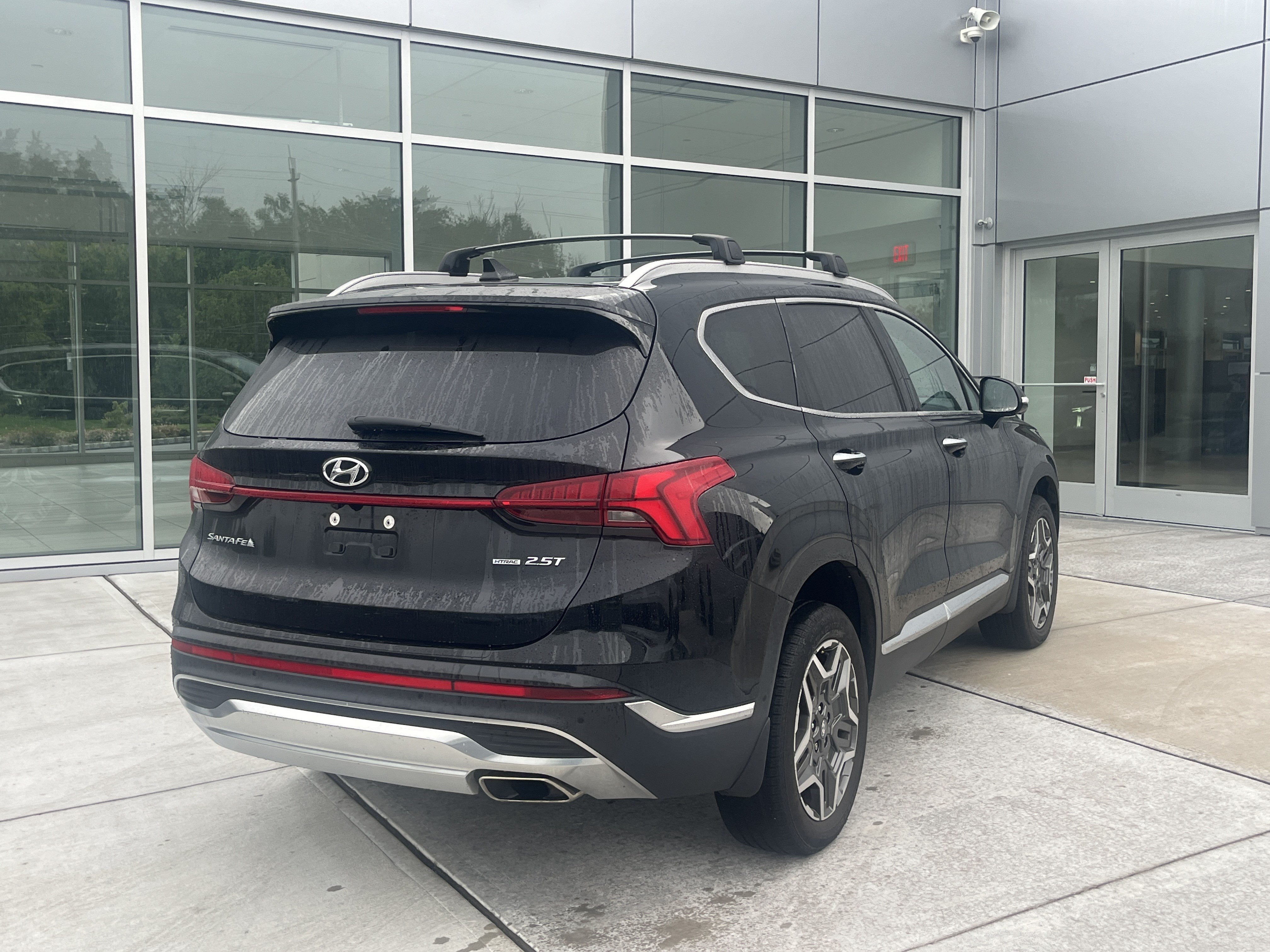 Used 2022 Hyundai Santa Fe Limited w/ Cargo Package AWD/4WD image 3