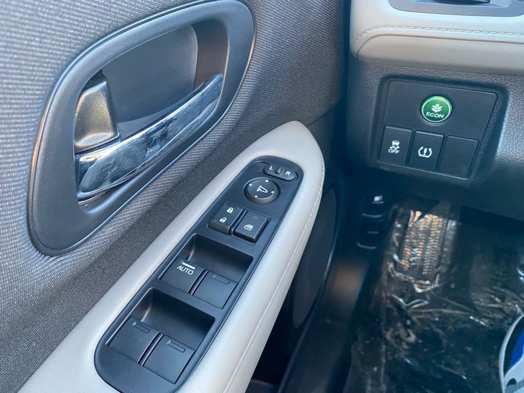 Used 2022 Honda HR-V LX image 12