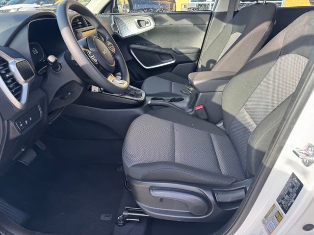Certified 2025 Kia Soul LX w/ LX Technology Package image 16