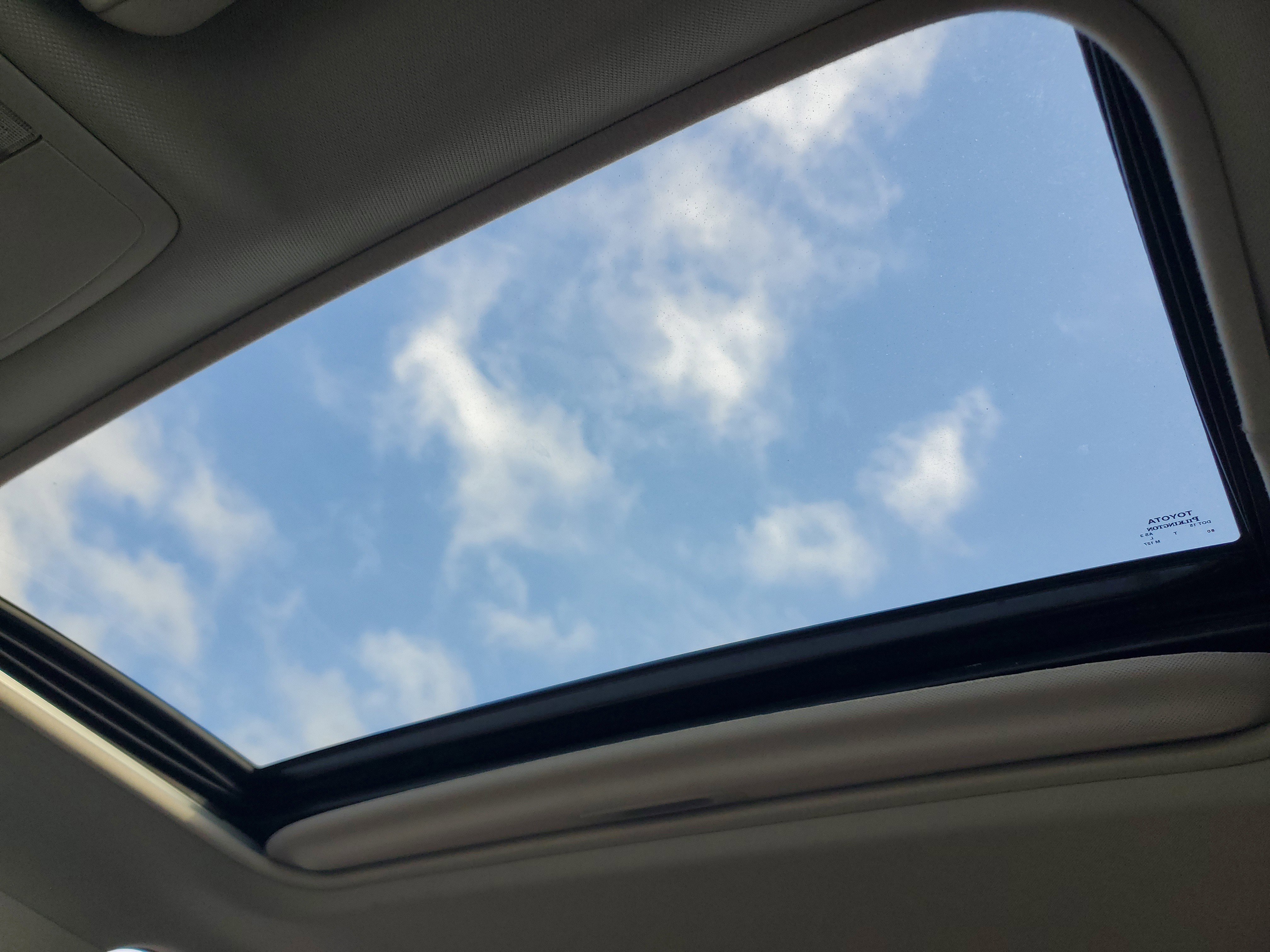 Used 2018 Toyota RAV4 XLE FWD image 32