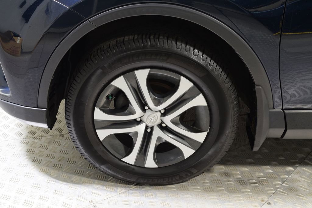 Used 2018 Toyota RAV4 LE w/ All Weather Liner Package image 35