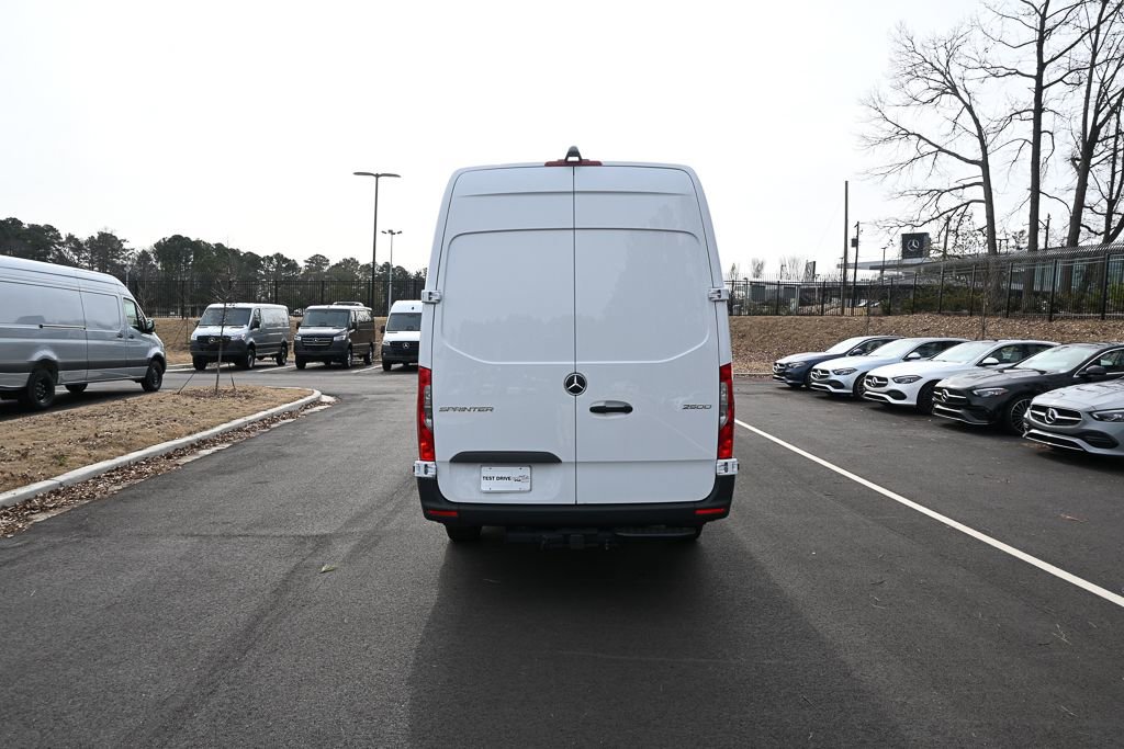 Used 2025 Mercedes-Benz Sprinter 2500 image 28