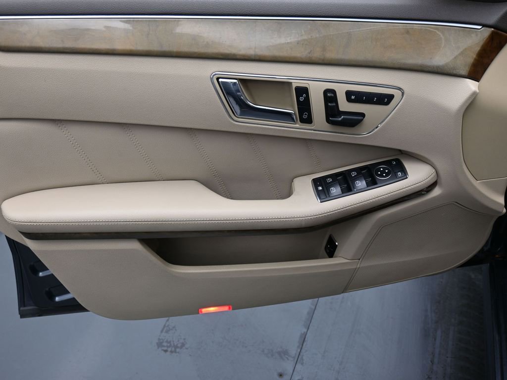 Used 2011 Mercedes-Benz E 350 4MATIC Wagon image 9