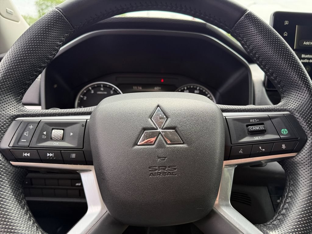 Used 2025 Mitsubishi Outlander SE AWD/4WD image 39