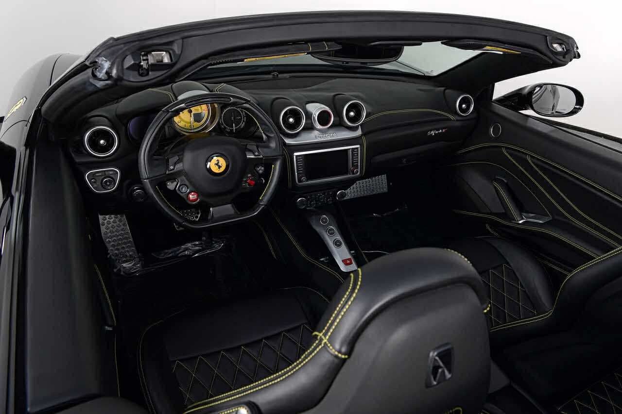 Used 2015 Ferrari California T RWD image 7