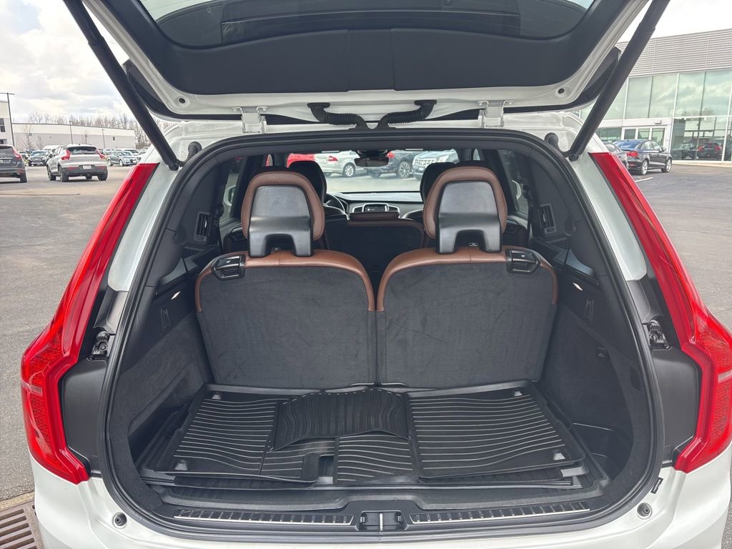 Certified 2023 Volvo XC90 B6 Plus image 4