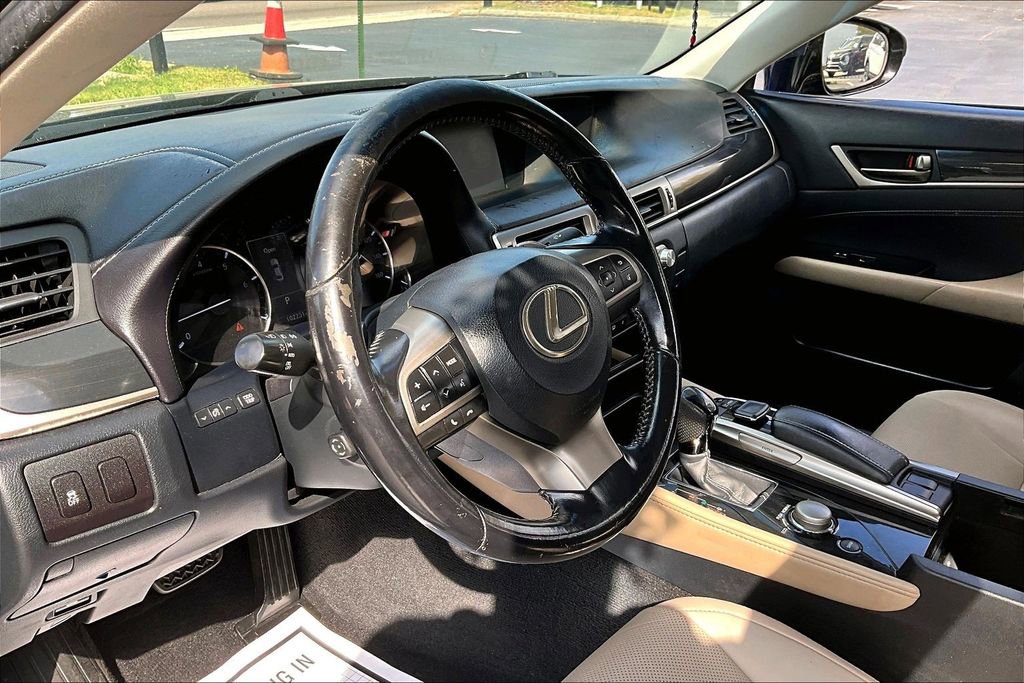 Used 2016 Lexus GS 200t RWD image 15