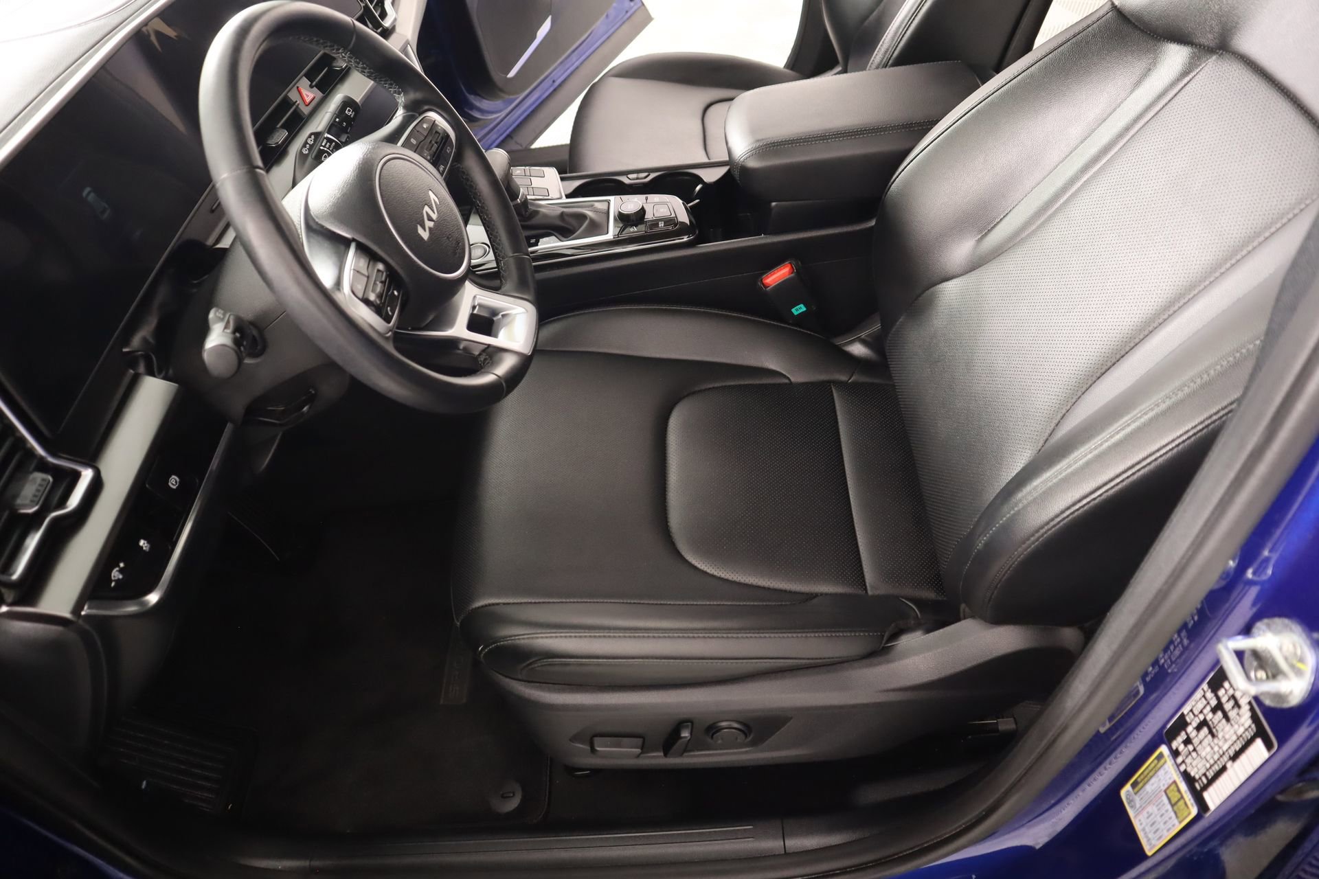 Used 2023 Kia Sportage EX image 11