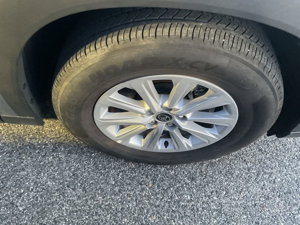 Used 2025 Toyota Grand Highlander AWD image 11