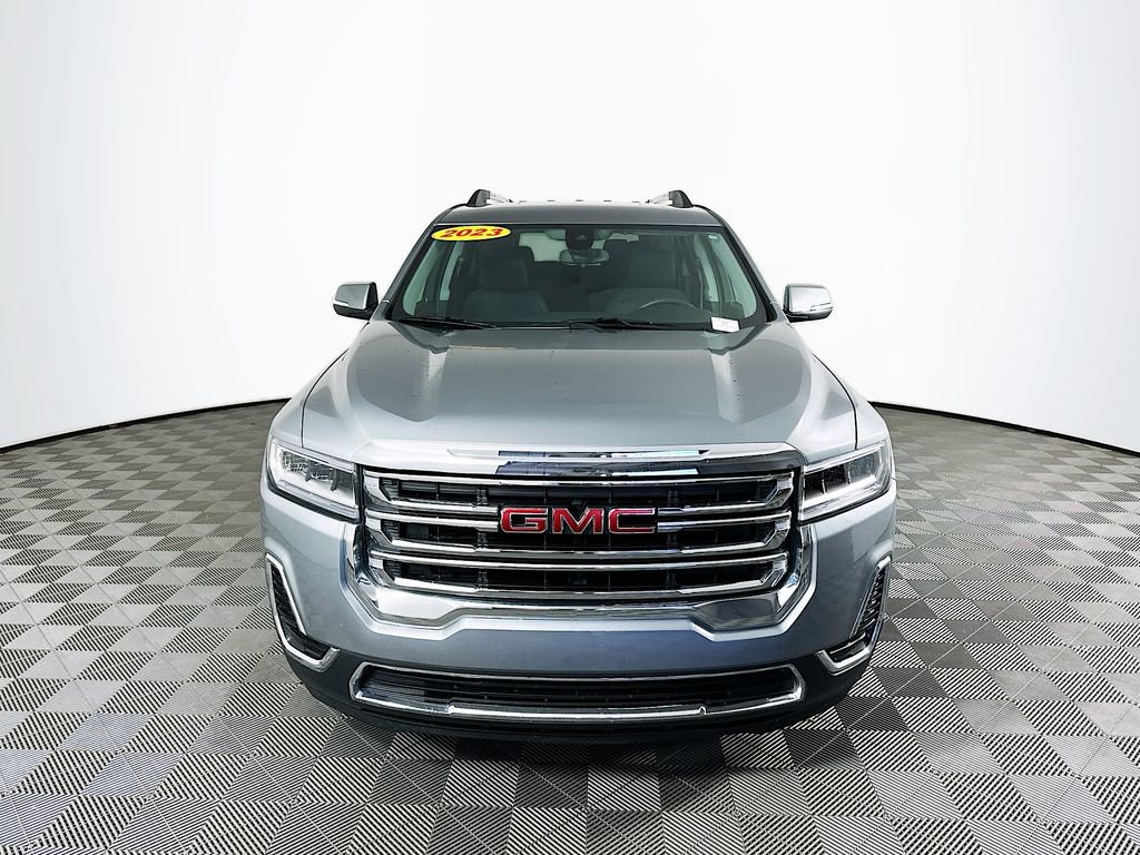 Used 2023 GMC Acadia SLE w/ Driver Convenience Package image 4
