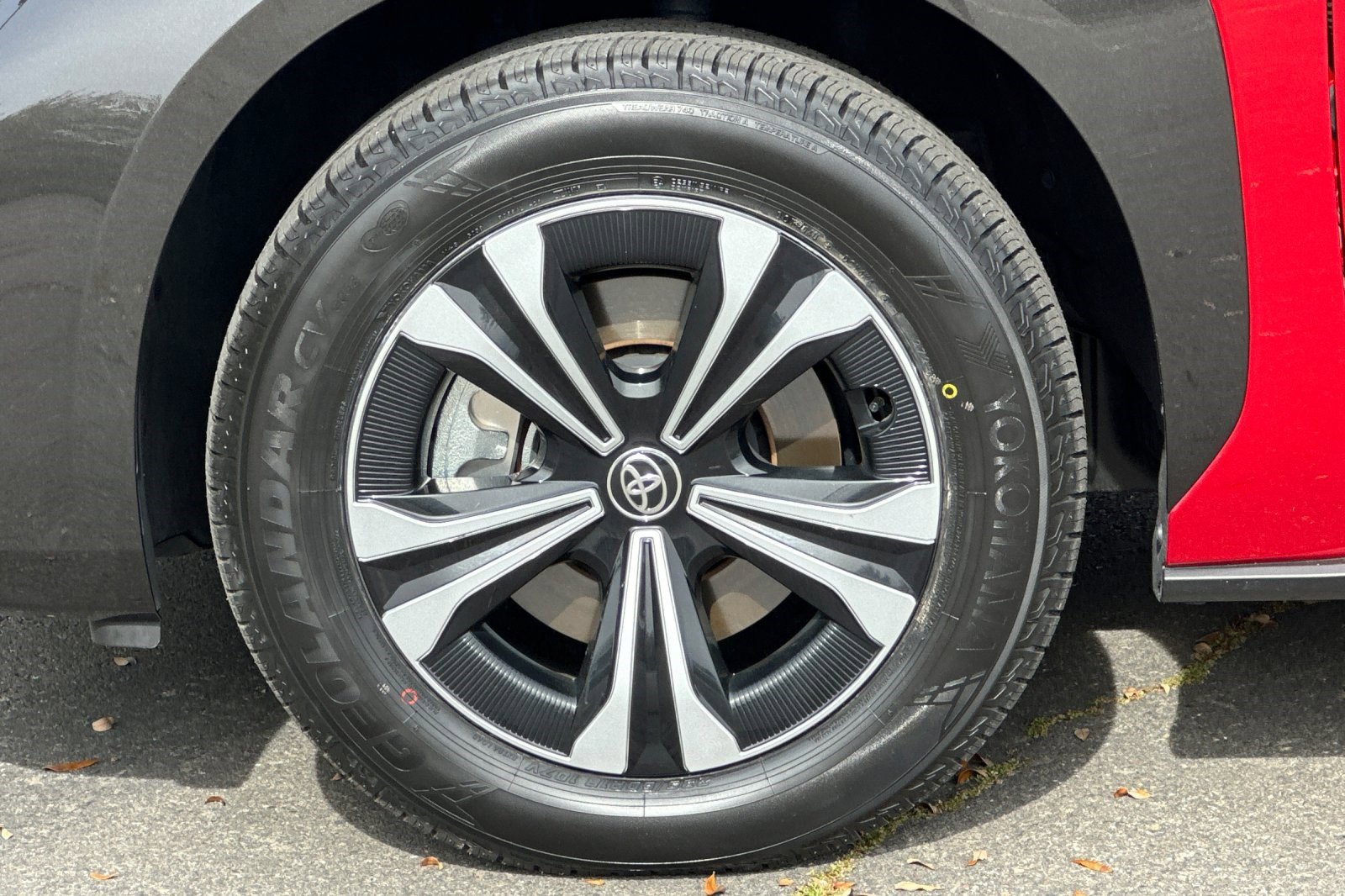 Used 2023 Toyota bZ4X XLE w/ Weather Package image 36