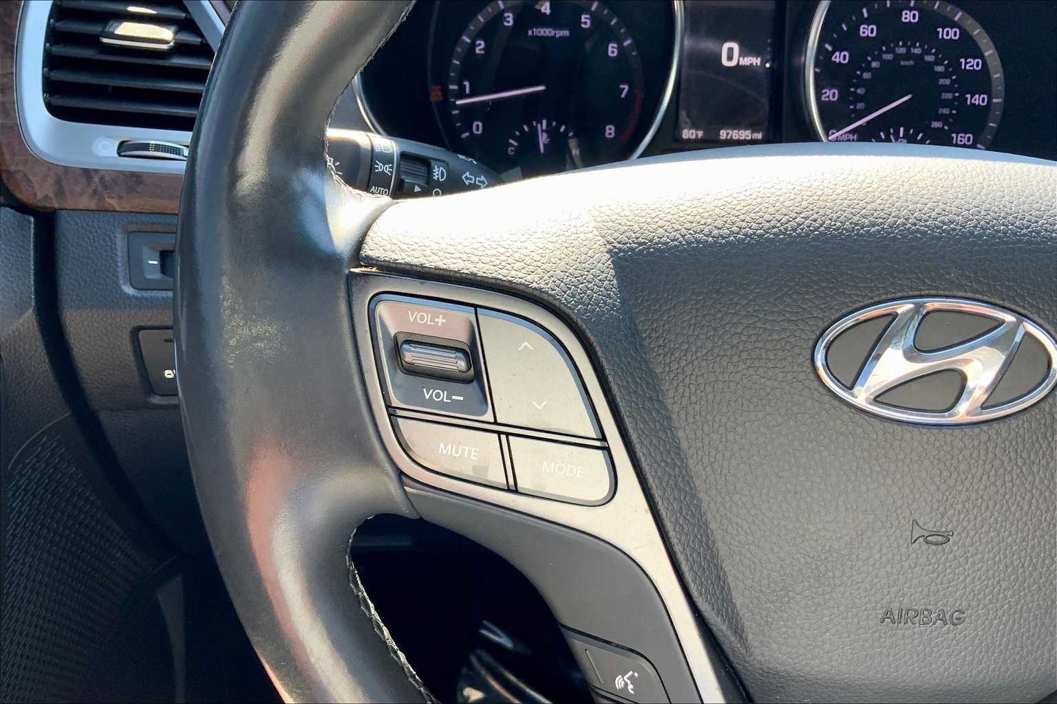 Used 2017 Hyundai Santa Fe Limited AWD/4WD image 24