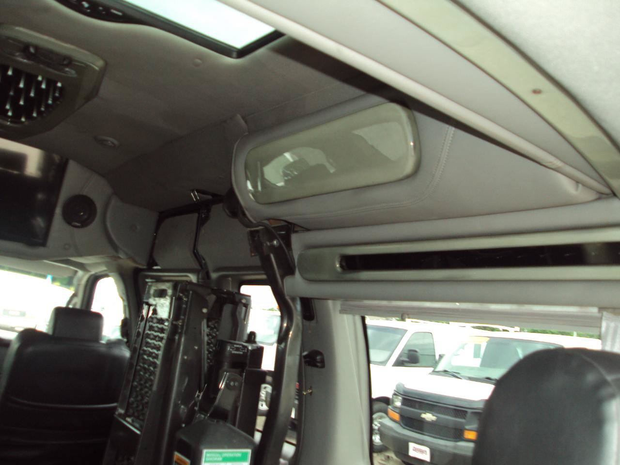 Used 2014 Chevrolet Express 1500 AWD image 16
