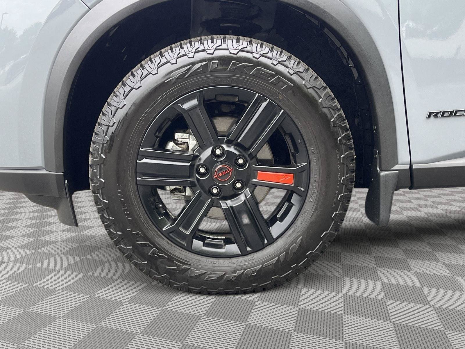 Certified 2025 Nissan Rogue SV AWD/4WD image 9