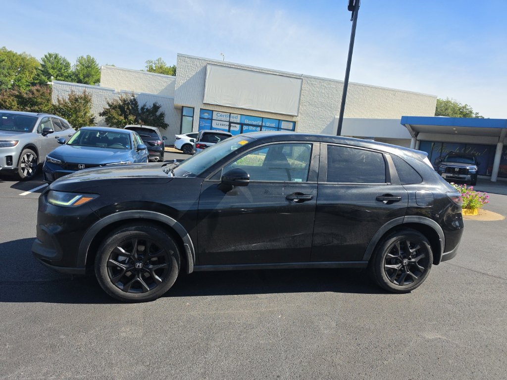 Used 2023 Honda HR-V Sport image 2