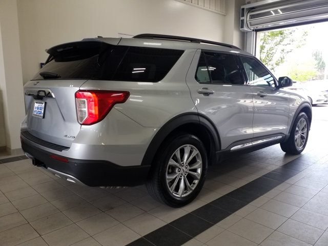 Used 2023 Ford Explorer XLT w/ Equipment Group 202A AWD/4WD image 19