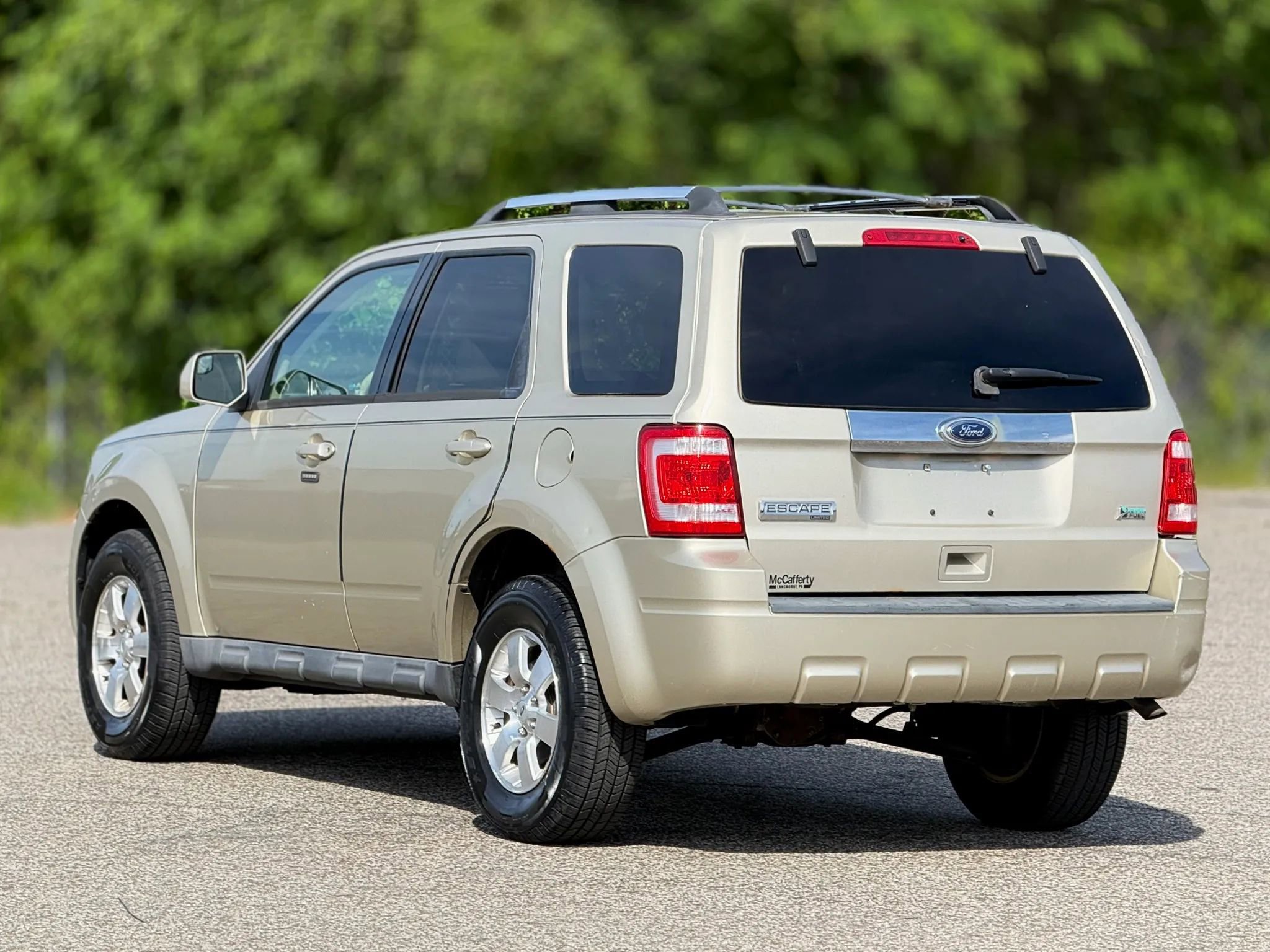 Used 2010 Ford Escape Limited AWD/4WD image 10