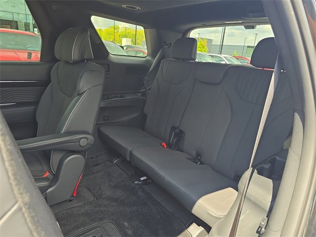 Certified 2025 Hyundai Palisade Calligraphy image 24