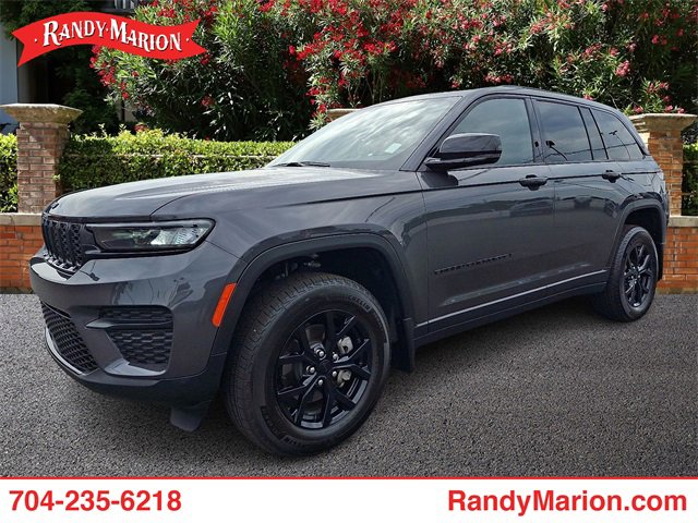 Used 2025 Jeep Grand Cherokee Altitude