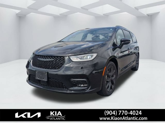 Used 2025 Chrysler Pacifica Limited FWD image 7