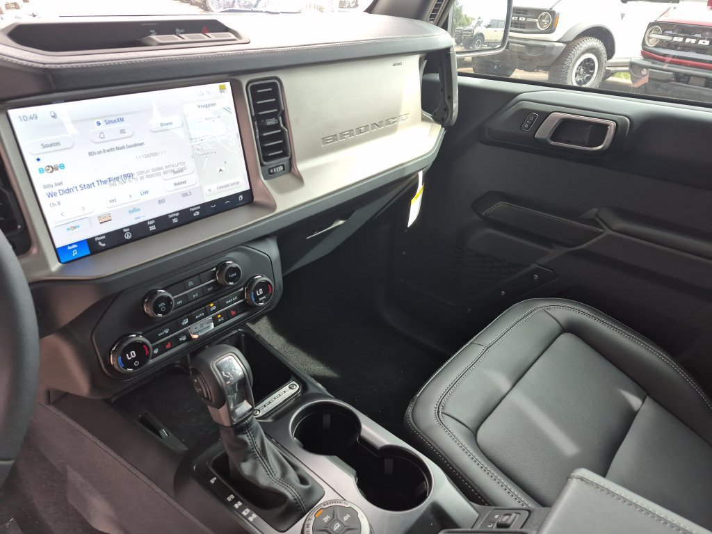 New 2026 Ford Bronco Outer Banks w/ Black Appearance Package AWD/4WD image 15