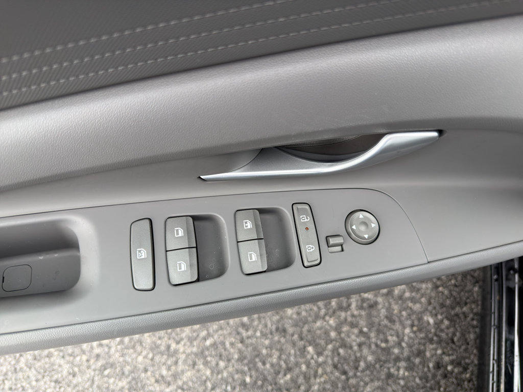Certified 2024 Hyundai Elantra SE FWD image 10