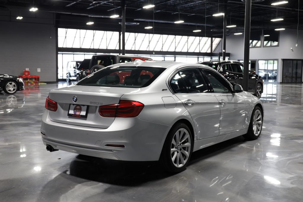 Used 2017 BMW 330e w/ Technology Package RWD image 7