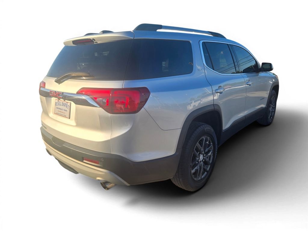 Used 2025 Chevrolet Traverse RS w/ LPO, Floor Liner Package FWD image 4