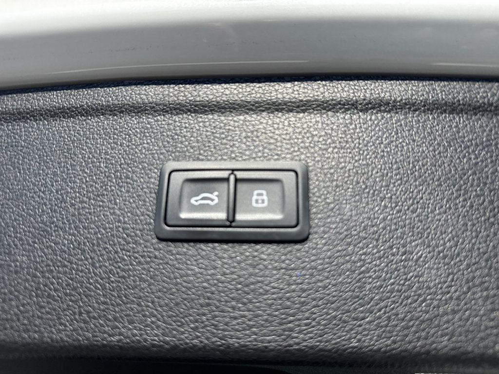 Used 2022 Audi SQ5 Premium w/ Convenience Package AWD/4WD image 32