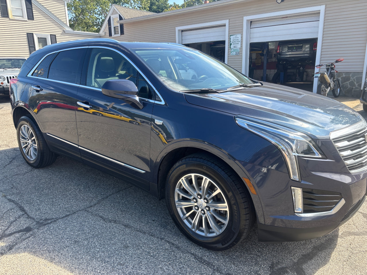 Used 2018 Cadillac XT5 Luxury w/ Driver Awareness Package image 7