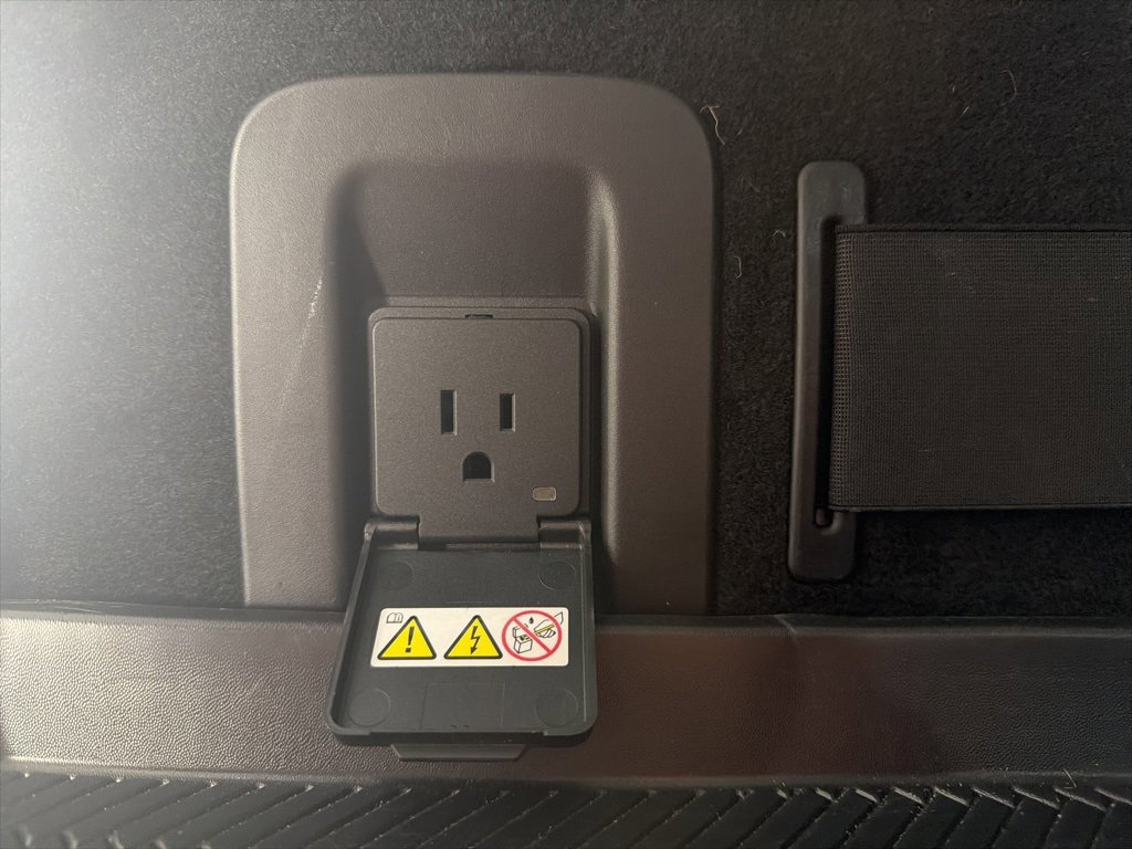 Used 2023 Maserati Grecale Trofeo image 34