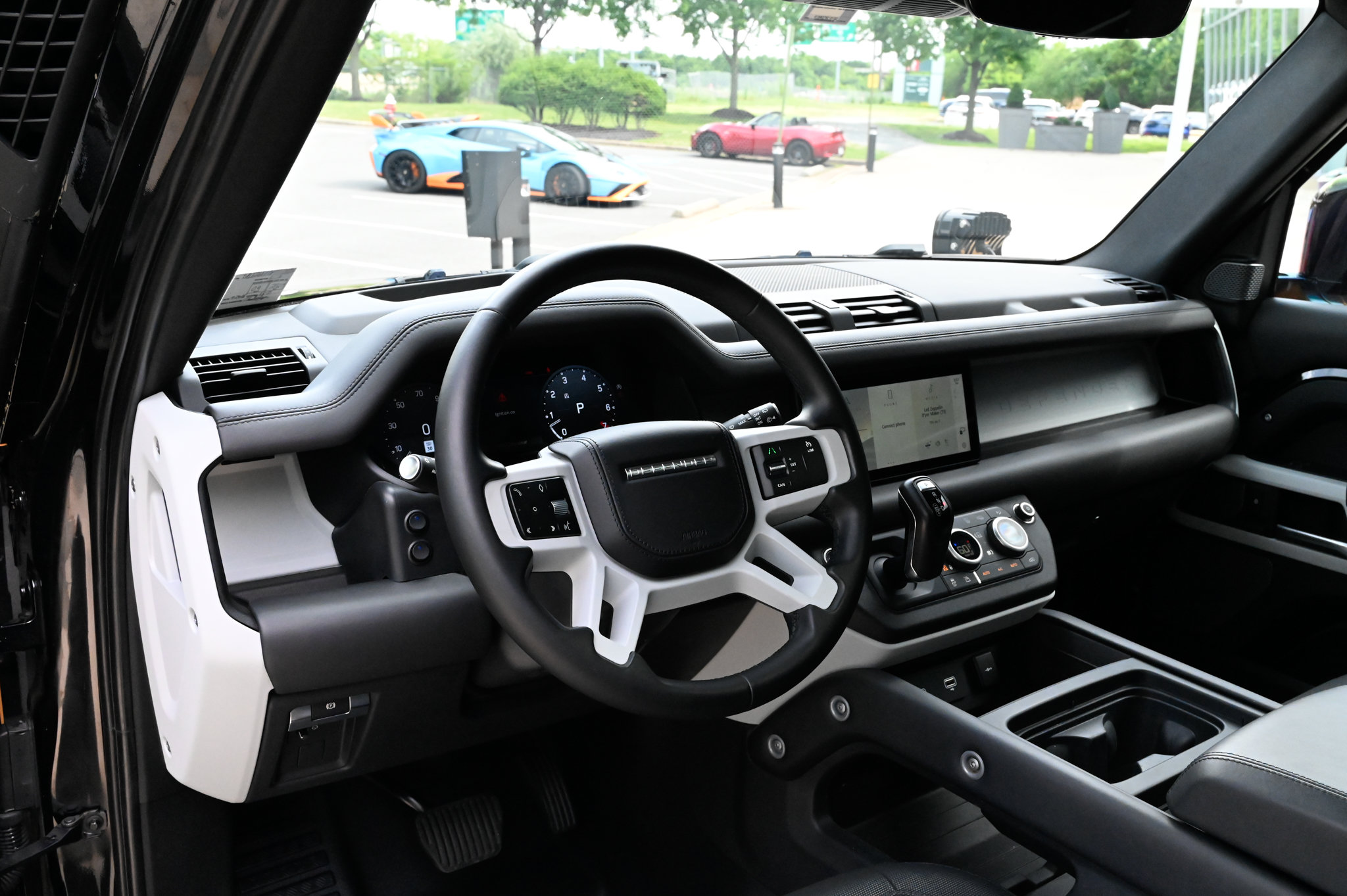 Used 2023 Land Rover Defender 90 X-Dynamic SE AWD/4WD image 16