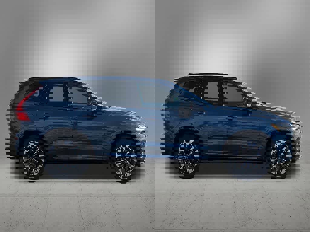 New 2026 Volvo XC60 B5 Plus w/ Protection Package Premier image 7