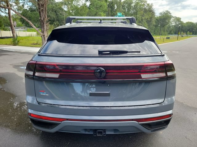 Used 2024 Volkswagen Atlas Cross Sport SE FWD image 8