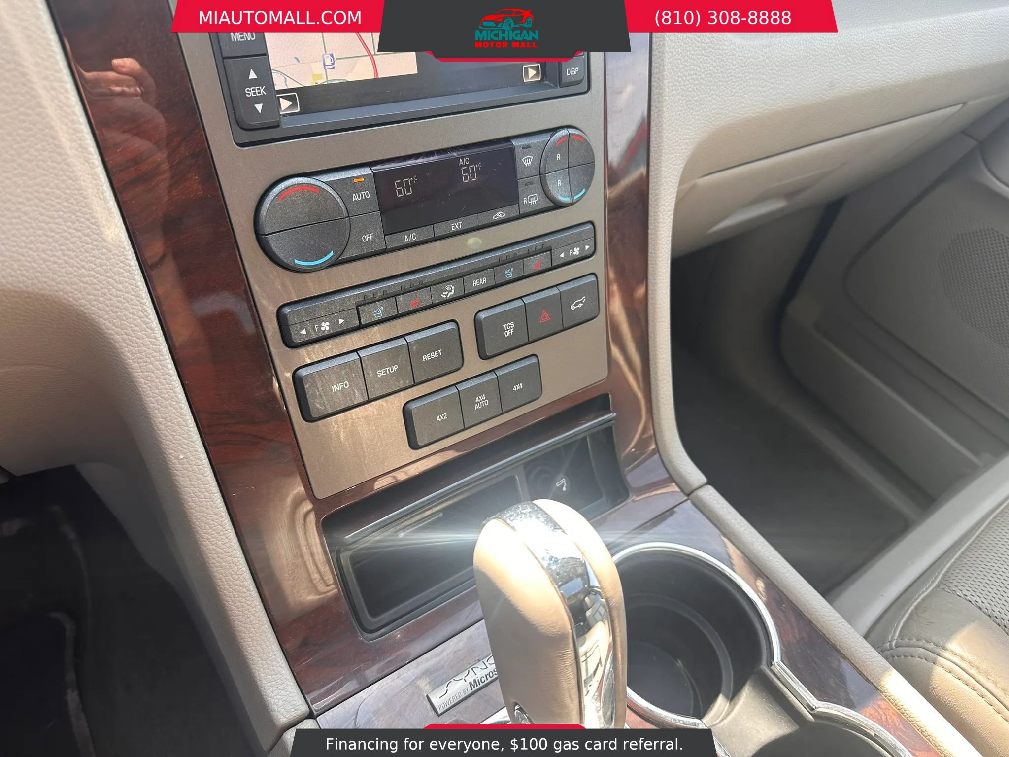Used 2012 Lincoln Navigator 4WD image 17