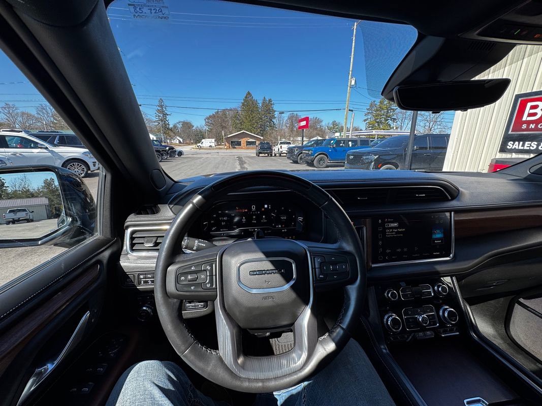 Used 2023 GMC Yukon Denali Ultimate image 16