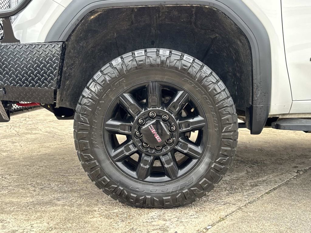 Used 2023 GMC Sierra 2500 AT4 w/ AT4 Preferred Package AWD/4WD image 5