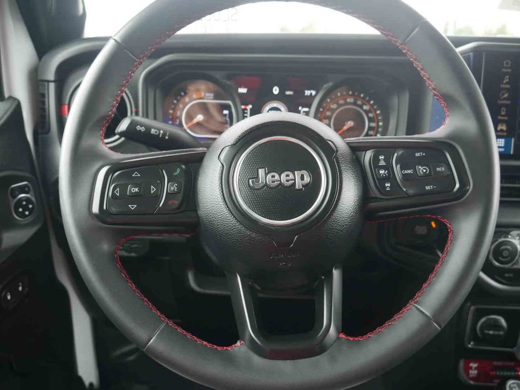 Used 2024 Jeep Wrangler Unlimited Rubicon AWD/4WD image 35