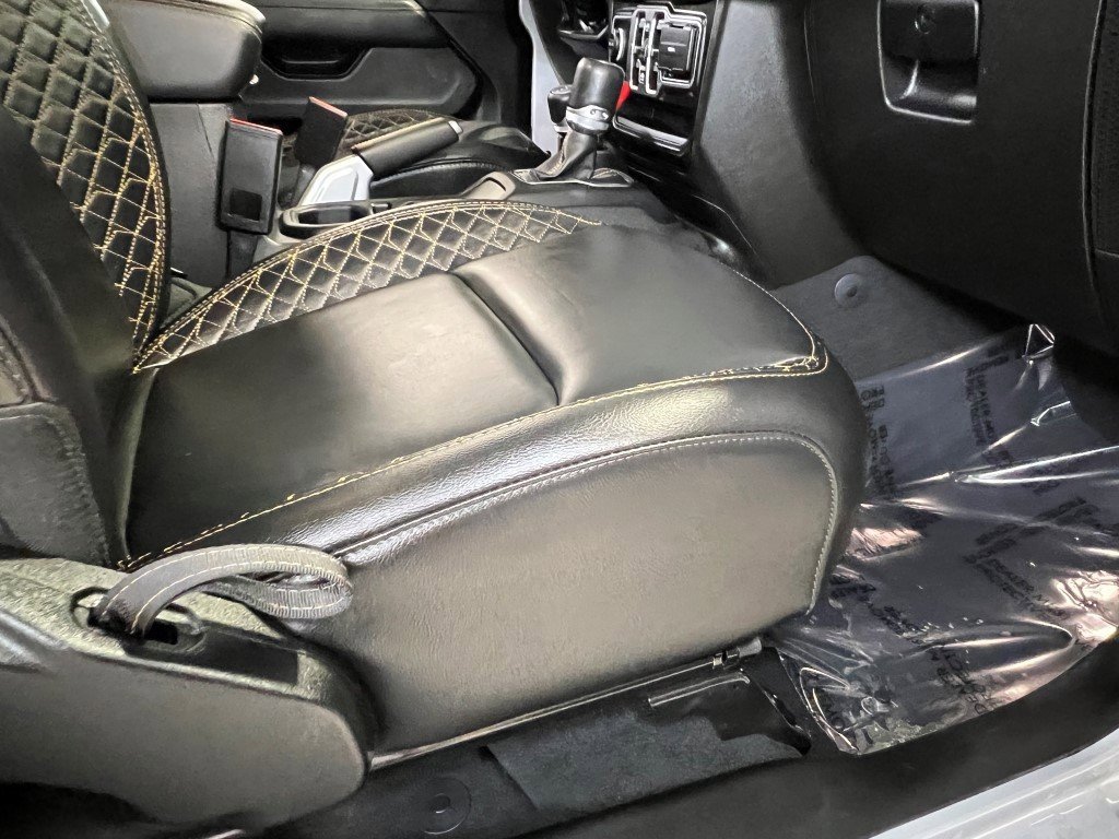 Used 2022 Jeep Wrangler Unlimited Sahara image 14