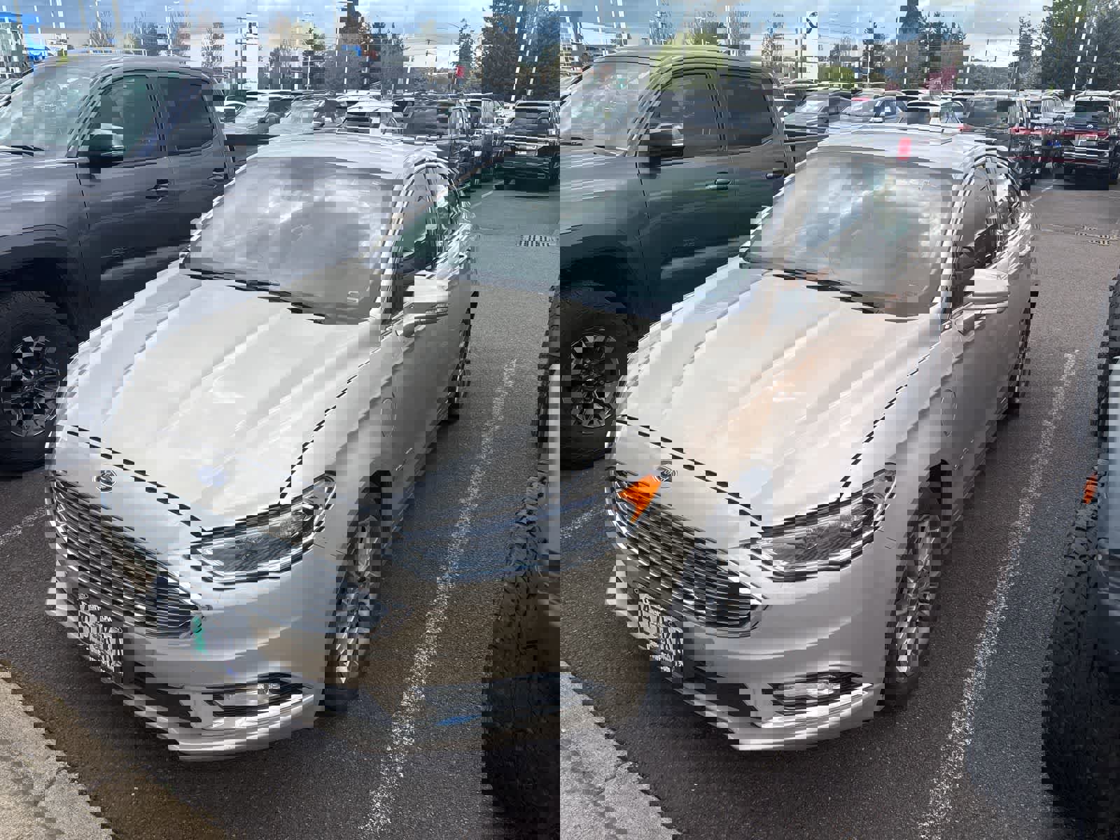 Used 2017 Ford Fusion Energi SE FWD image 1