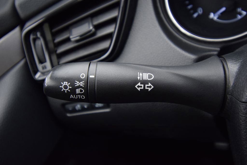 Used 2022 Nissan Rogue Sport S image 34