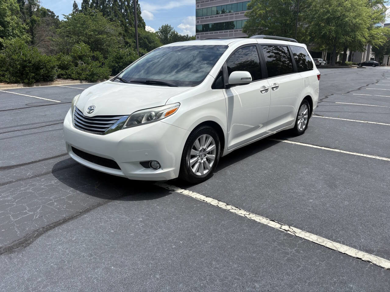 Used 2017 Toyota Sienna Limited Premium FWD image 8