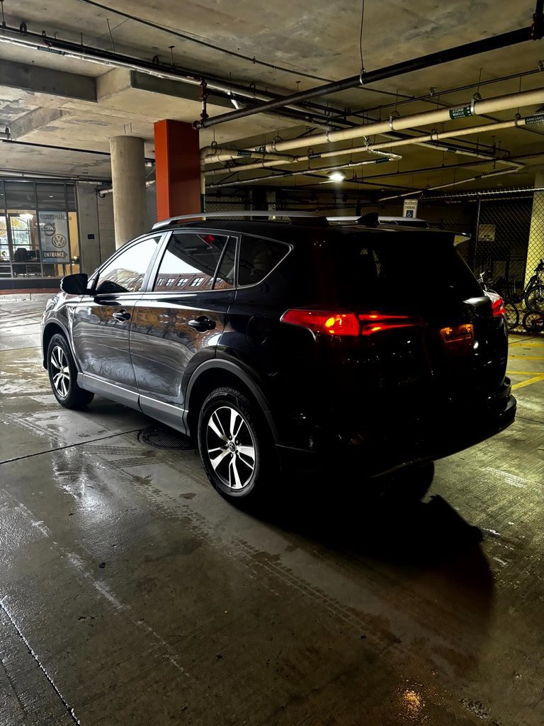 Used 2018 Toyota RAV4 XLE image 4