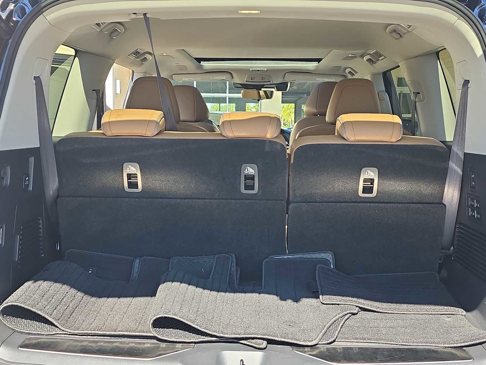 Certified 2025 INFINITI QX80 Sensory image 28