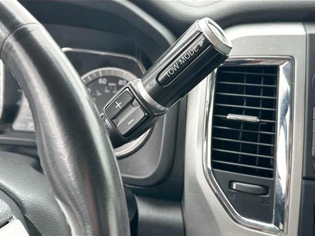 Used 2017 Nissan Titan SV image 21