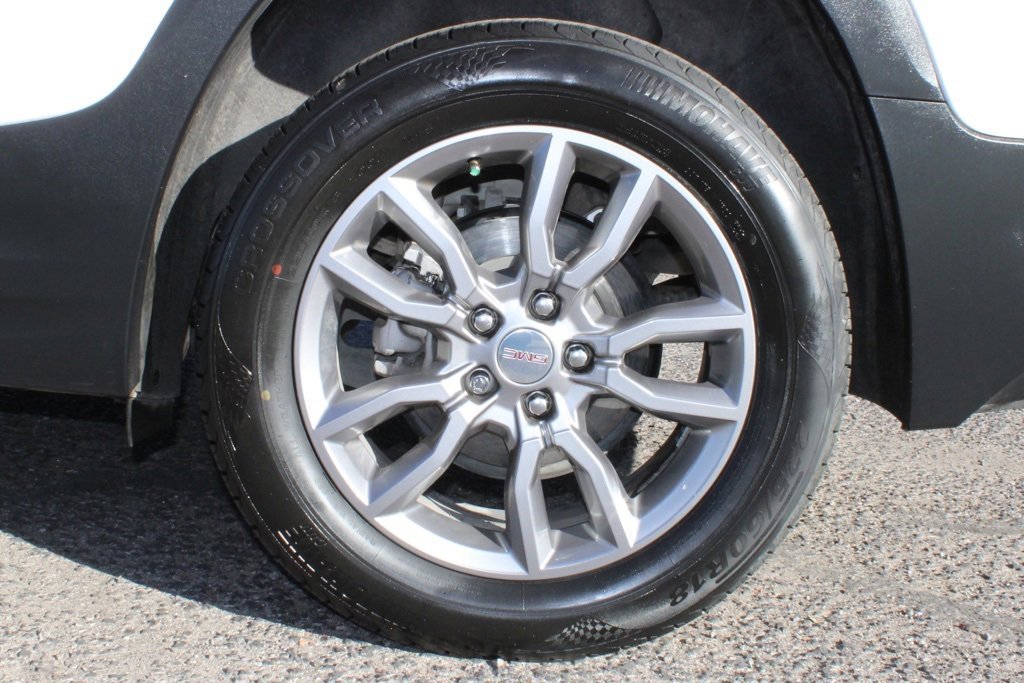 Used 2024 GMC Terrain SLT image 11