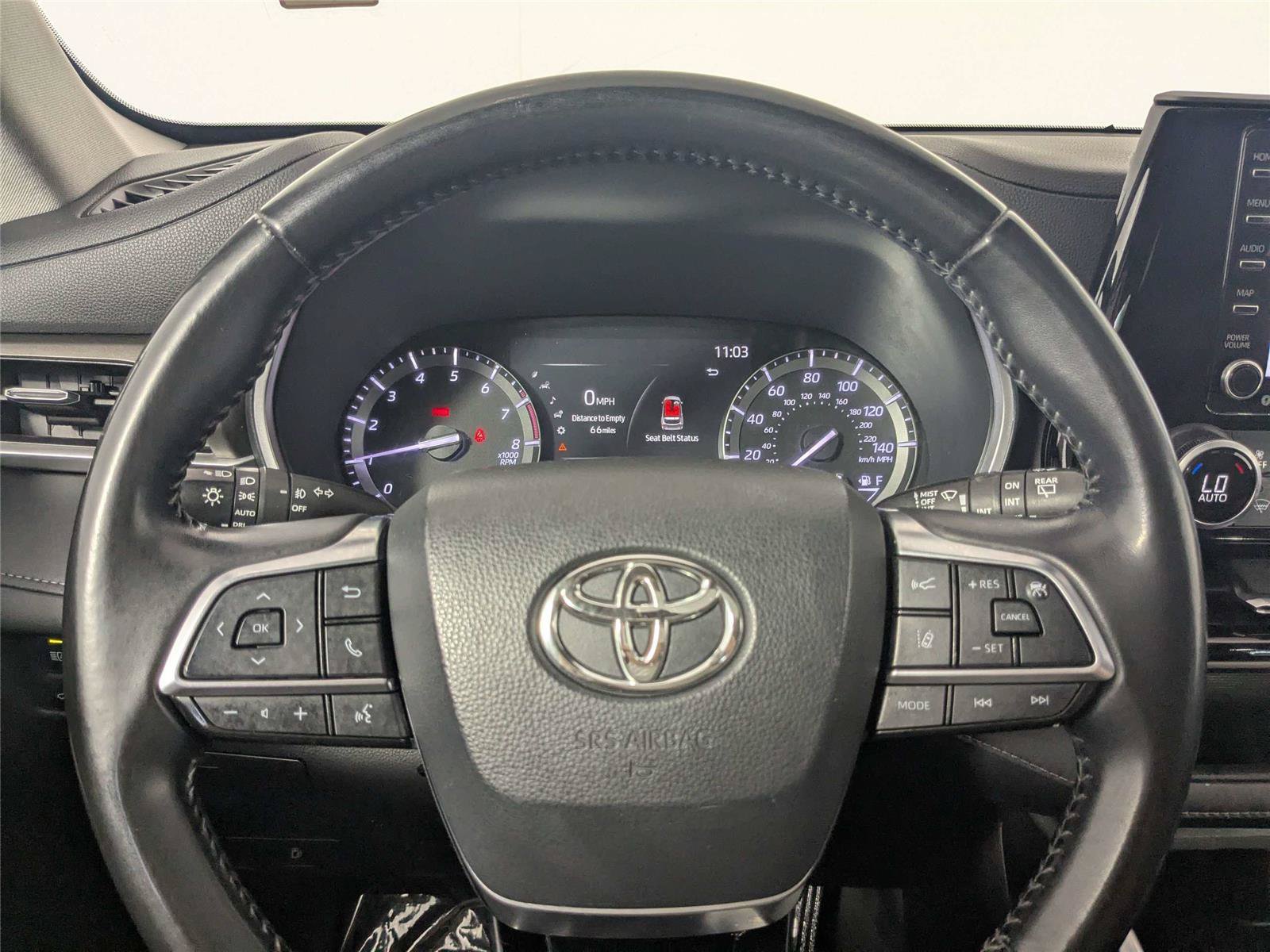 Used 2021 Toyota Highlander XLE FWD image 16