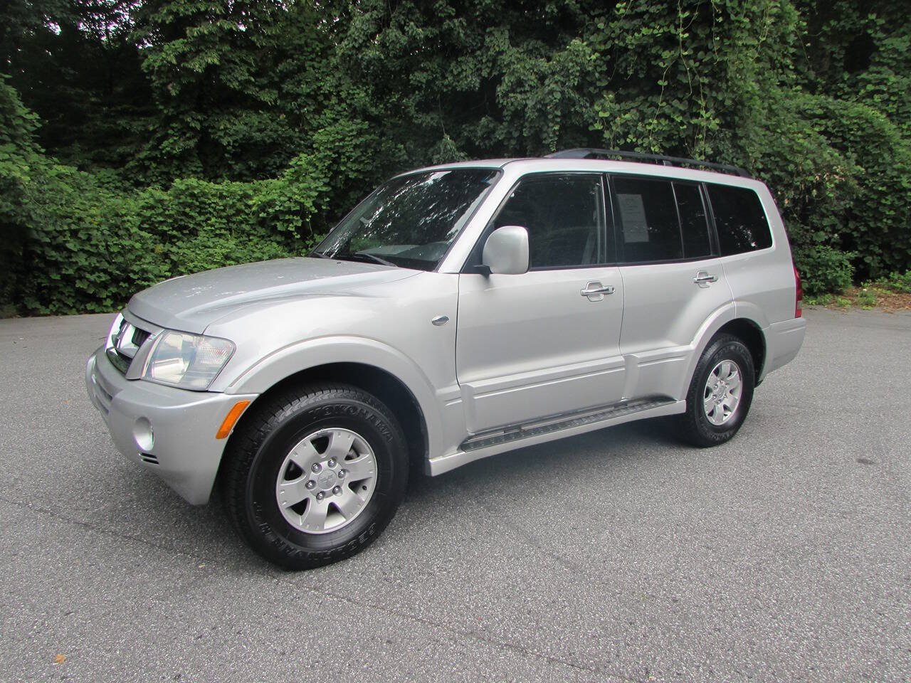Used 2003 Mitsubishi Montero Limited AWD/4WD image 2