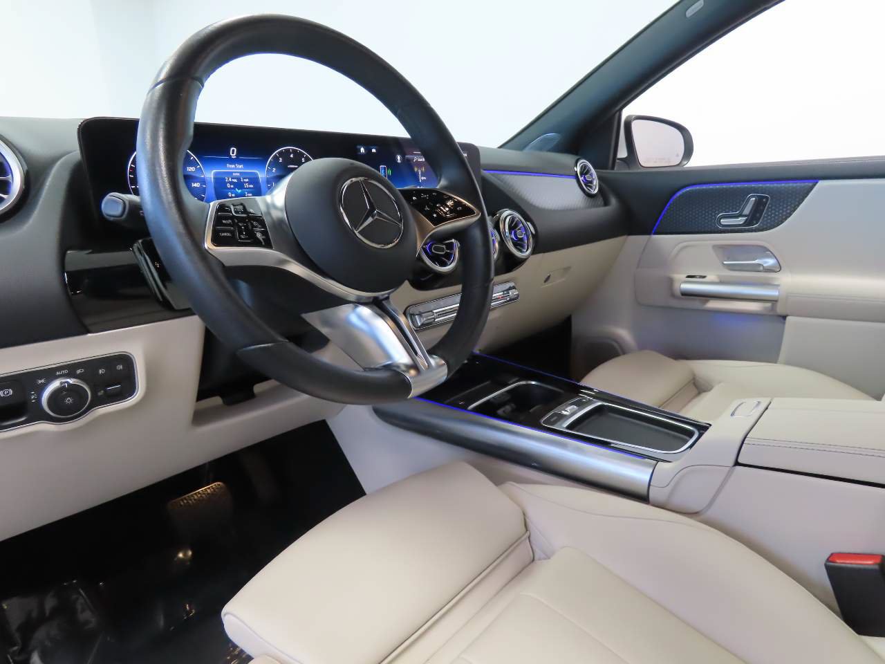 Used 2025 Mercedes-Benz GLA 250 image 7